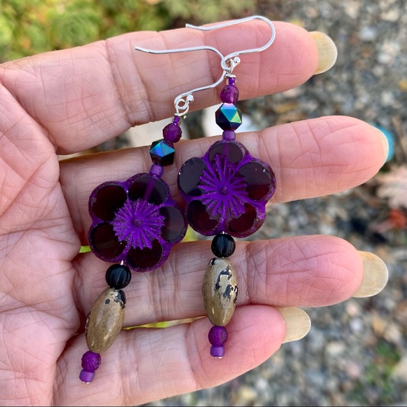Violet Flower Carved Glass Earrings - Picture 10 of 16